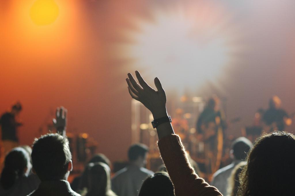 concert mains en l'air