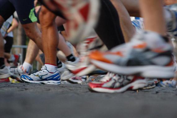 Foule de coureurs à pied (baskets)