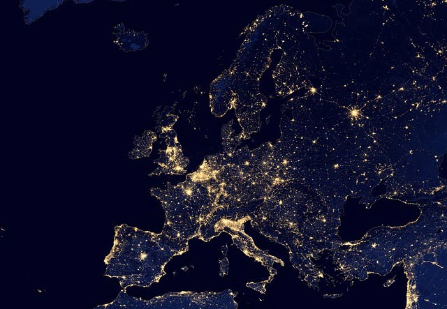 Le continent européen vu du ciel (vue nocturne par satellite)