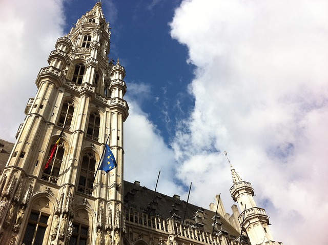 Ciel nuageux au-dessus de l'hôtel de Ville de Bruxelles