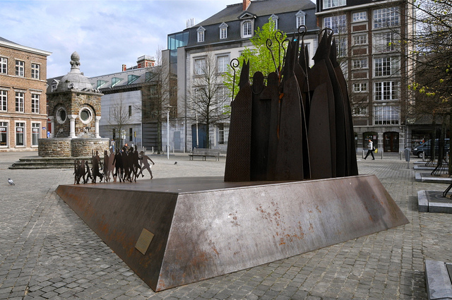 "Les Principautaires", sculpture réalisée par Mady Andrien, place Saint-Barthelemy à Liège