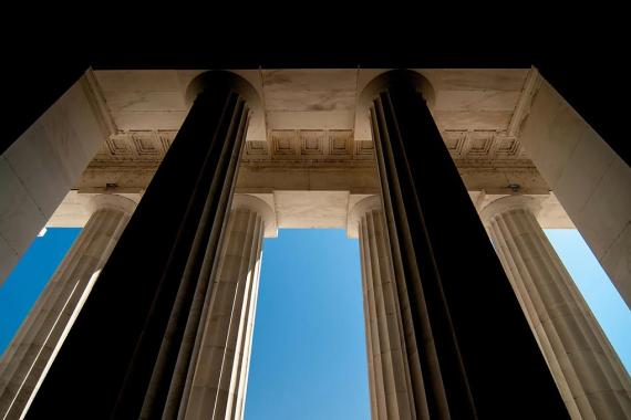 Colonnes d'un palais de justice