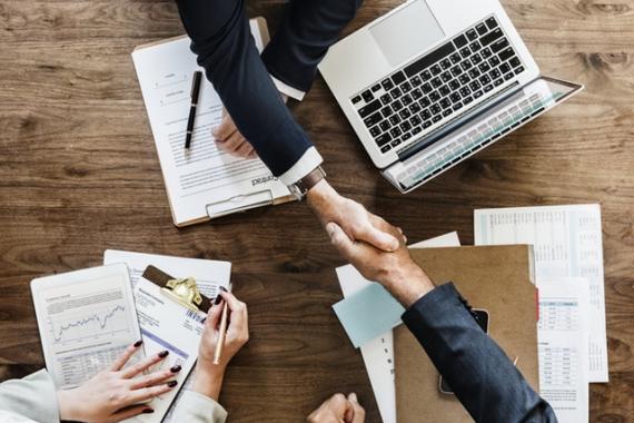 Mains bureau, démission administrateur
