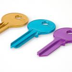 Trois clés de couleur différente